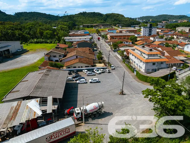 Oportunidade única em Joinville, SC! Terreno plano