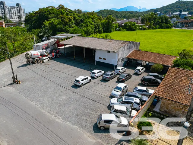 Oportunidade única em Joinville, SC! Terreno plano