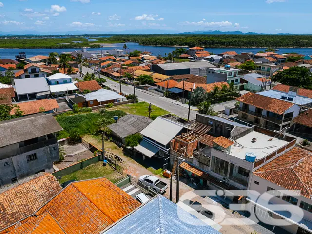 IMÓVEL NO CENTRO DE BALNEÁRIO BARRA DO SUL – ESPAÇ