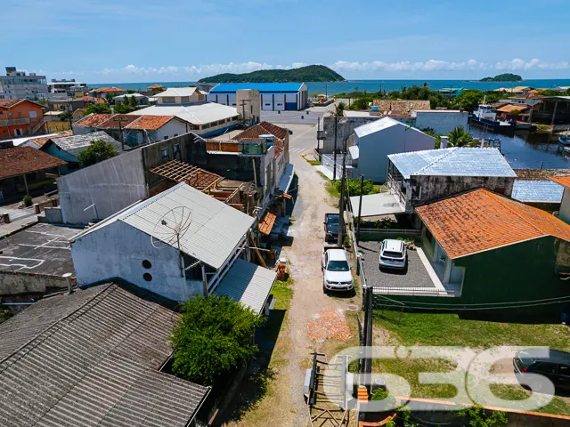 IMÓVEL NO CENTRO DE BALNEÁRIO BARRA DO SUL – ESPAÇ