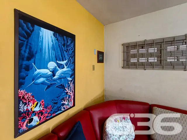 VENDE-SE RESIDÊNCIA COM SUÍTE + 2 DORMITÓRIOS NO C
