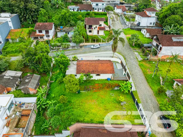 Localizado no charmoso bairro Boa Vista, este terr