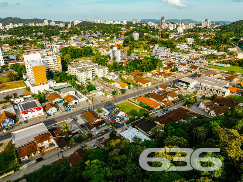 Terreno com 1.460m² à venda no bairro Glória em Jo
