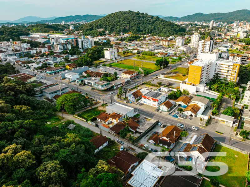 Terreno com 1.460m² à venda no bairro Glória em Jo